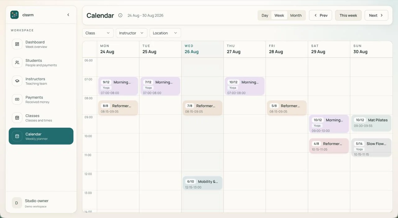 clssrm weekly calendar showing recurring classes and current capacity
